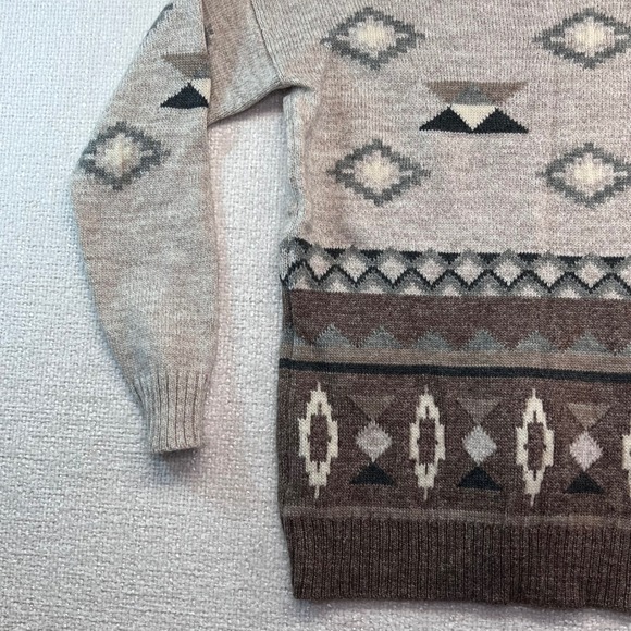 American Eagle Aztec Geometric‎ Pattern Crew Neck Knit Sweater Women L - Picture 16 of 16